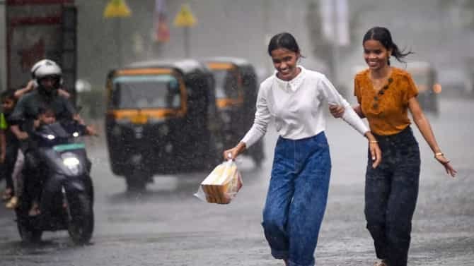 🌧️ महाराष्ट्रात पुन्हा पावसाचा दणका! IMDचा मुसळधार पावसाचा इशारा, ‘या’ जिल्ह्यांना हाय अलर्ट 🚨
